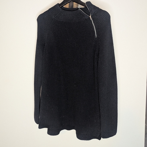 Banana Republic Oversized Sweater - Picture 1 of 3